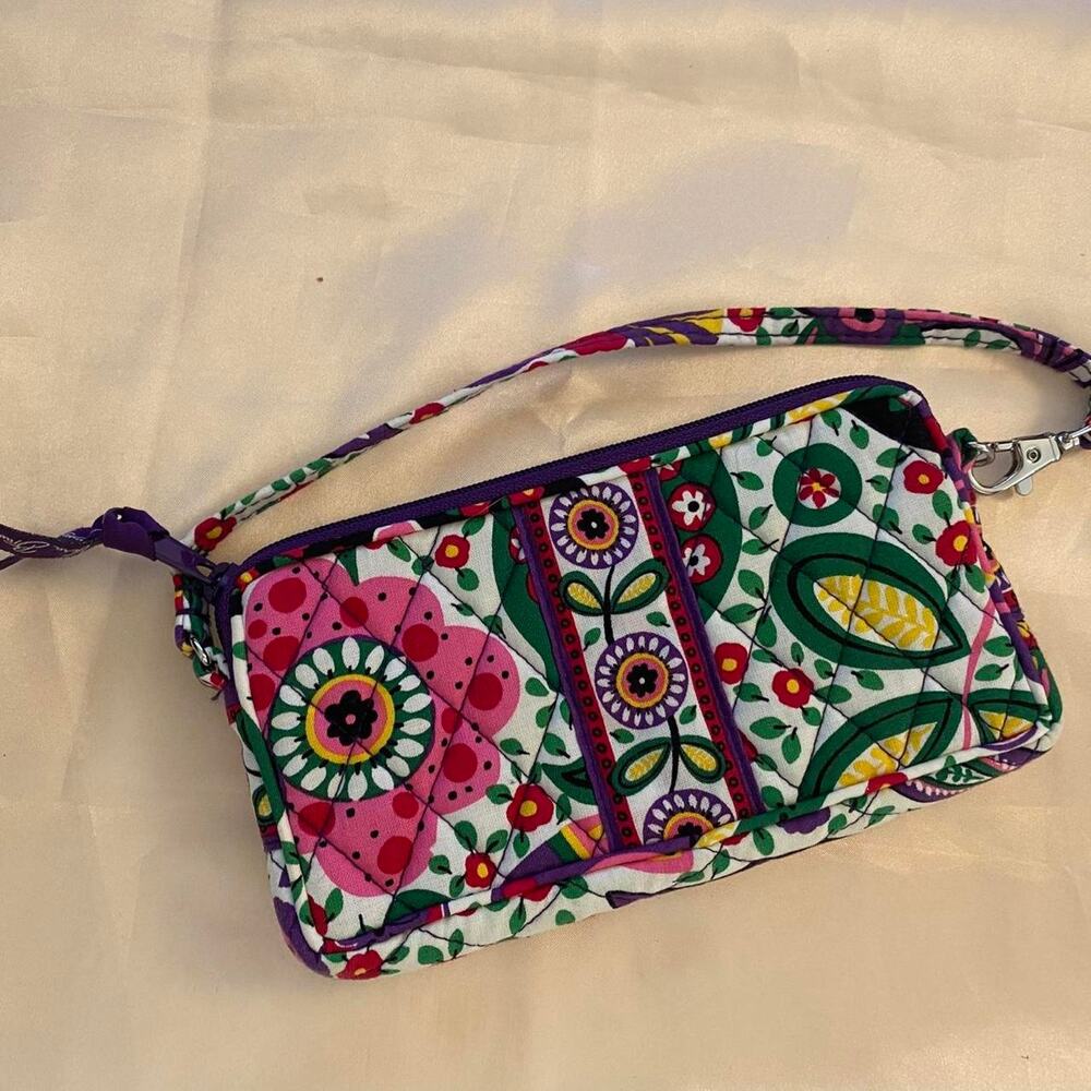 Retired Vera Bradley Viva La Vera Carry it All small purse/ Wristlet Wallet